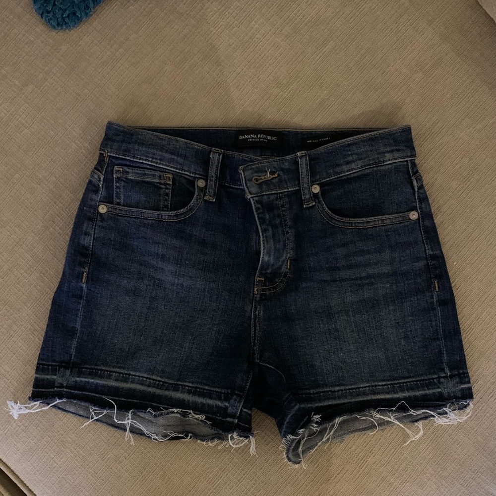 Banana Republic mid-rise shorts